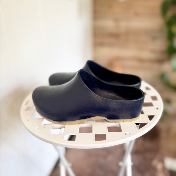 🌱 Kids Navy Blue Gardening Shoes EVA Clogs Size 10/11 Toddler 🌱 - Picture 2 of 7